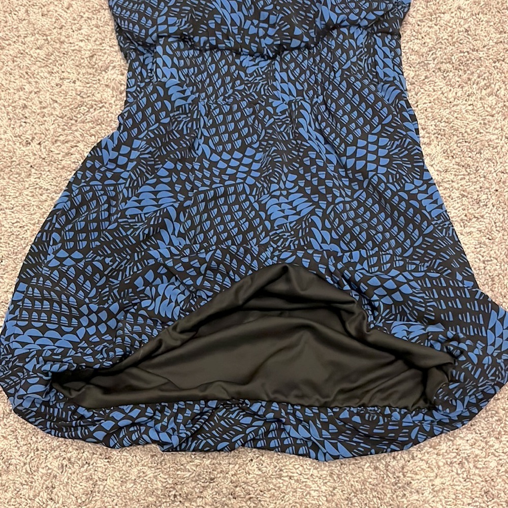 Banana Republic strapless dress, blue, black, cinched waste, small. - Picture 3 of 9